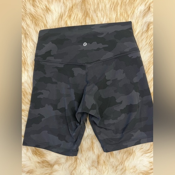 Lululemon Align Shorts 8” – Heritage 365 Camo Deep Coal Multi – Size 8 - Picture 2 of 4